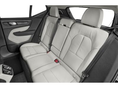 2022 Volvo XC40 T5 Momentum