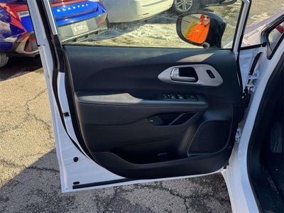 2024 Chrysler Pacifica Hybrid S Appearance Pkg