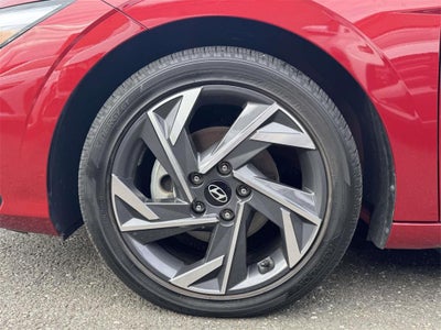 2025 Hyundai Elantra Hybrid Limited