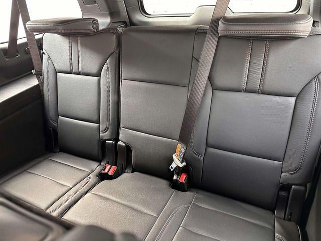 2025 Chevrolet Suburban 4WD RST