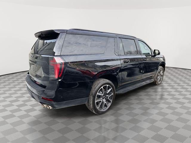 2025 Chevrolet Suburban 4WD RST
