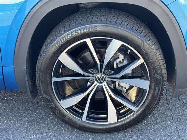 2024 Volkswagen Atlas Cross Sport 2.0T SEL Premium R-Line