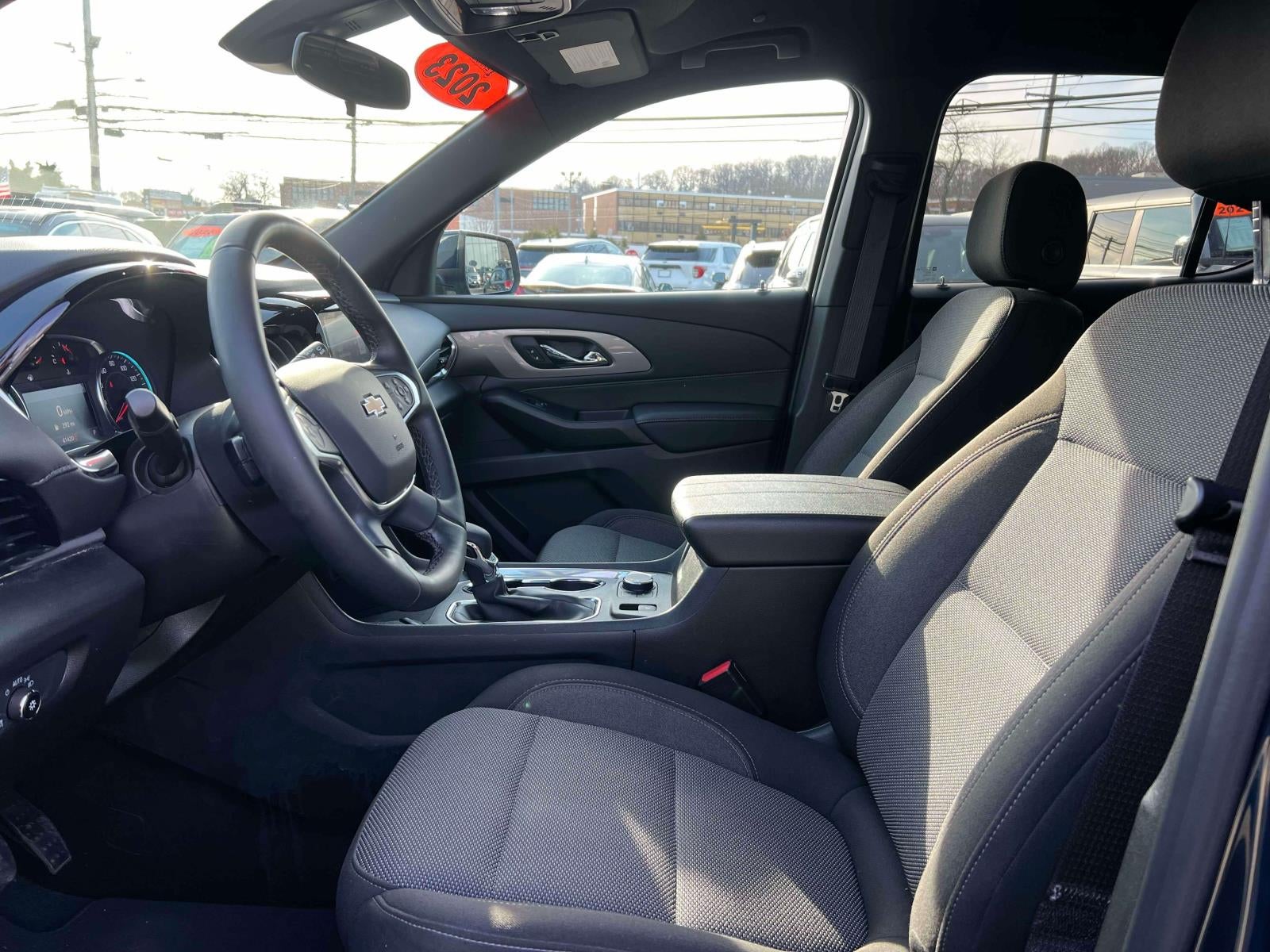 2023 Chevrolet Traverse FWD LT Cloth