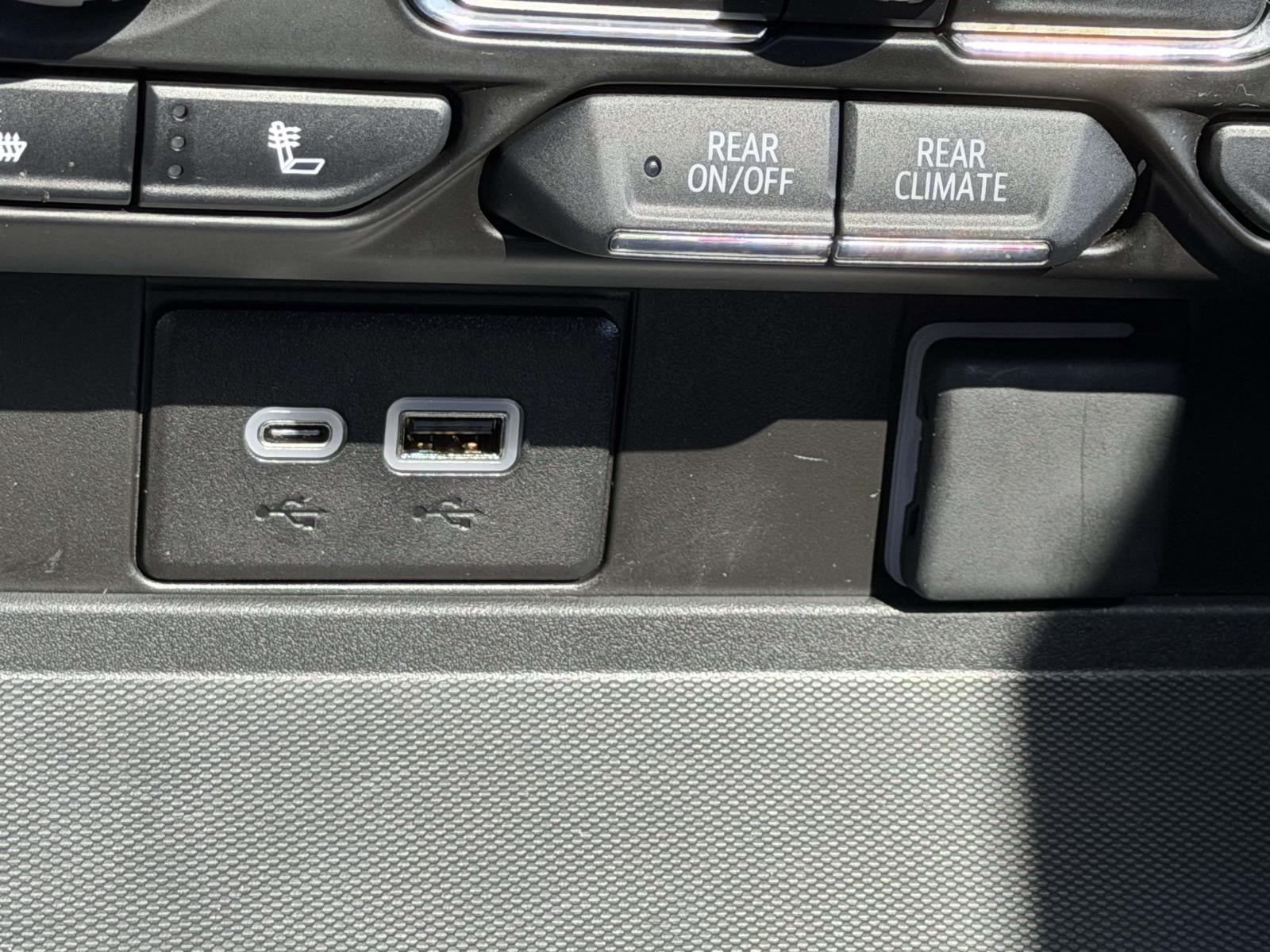 2024 Chevrolet Suburban 4WD RST