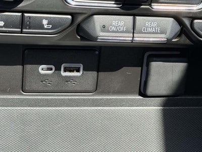 2024 Chevrolet Suburban 4WD RST
