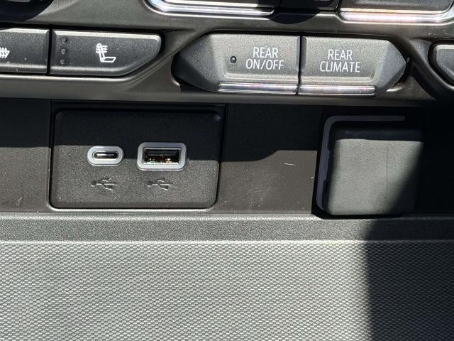 2024 Chevrolet Suburban 4WD RST