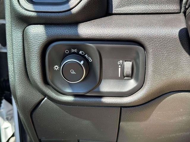 2022 RAM 2500 Tradesman Regular Cab 4x4 8 Box