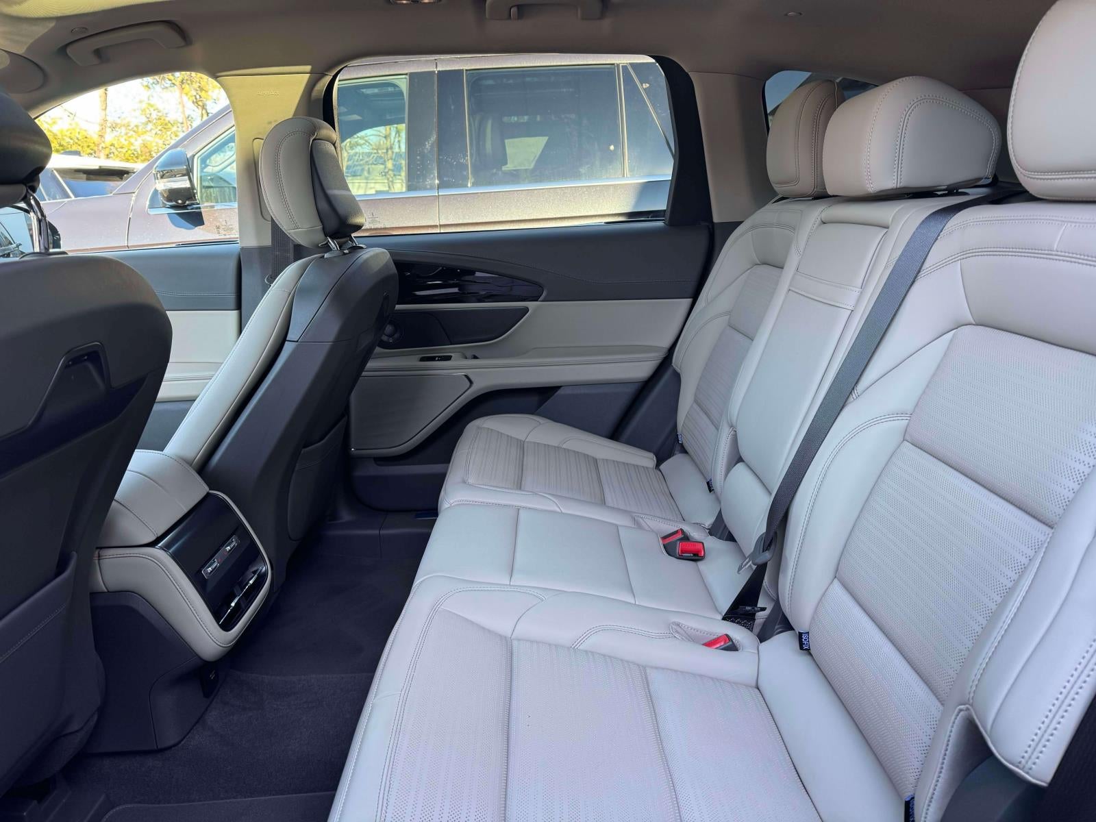 2025 Lincoln Nautilus Reserve