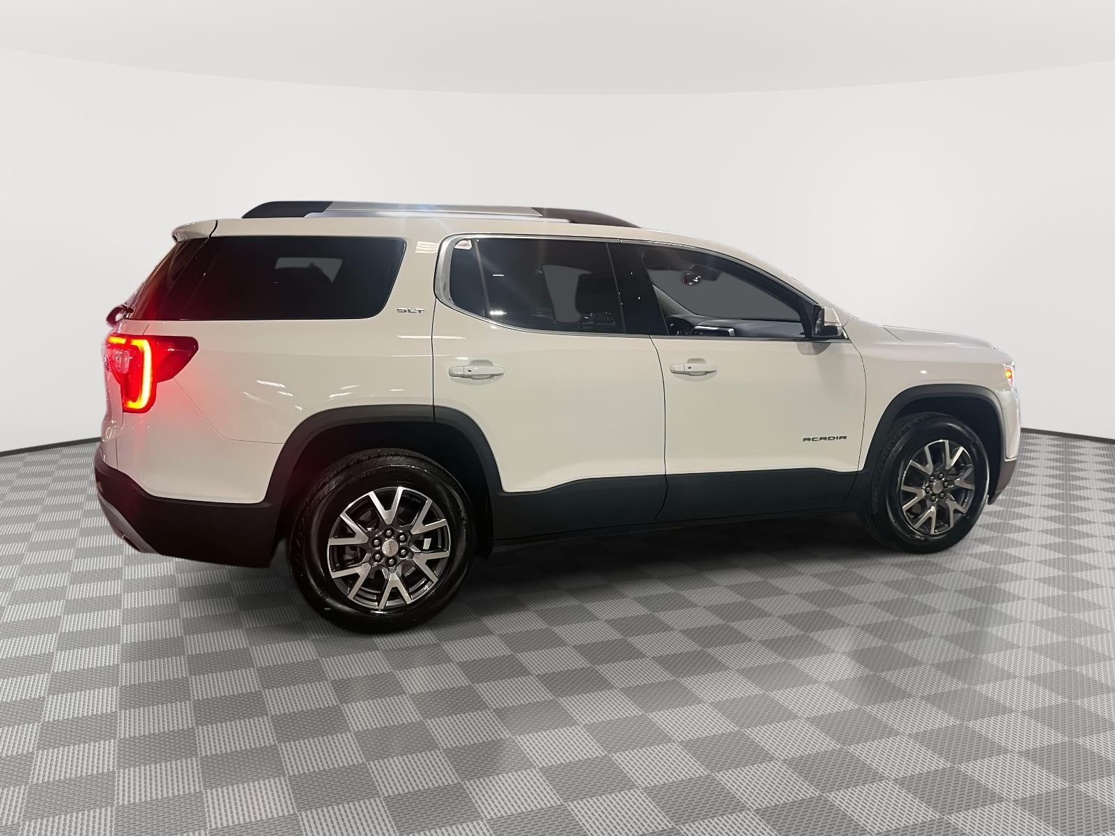 2023 GMC Acadia AWD SLT