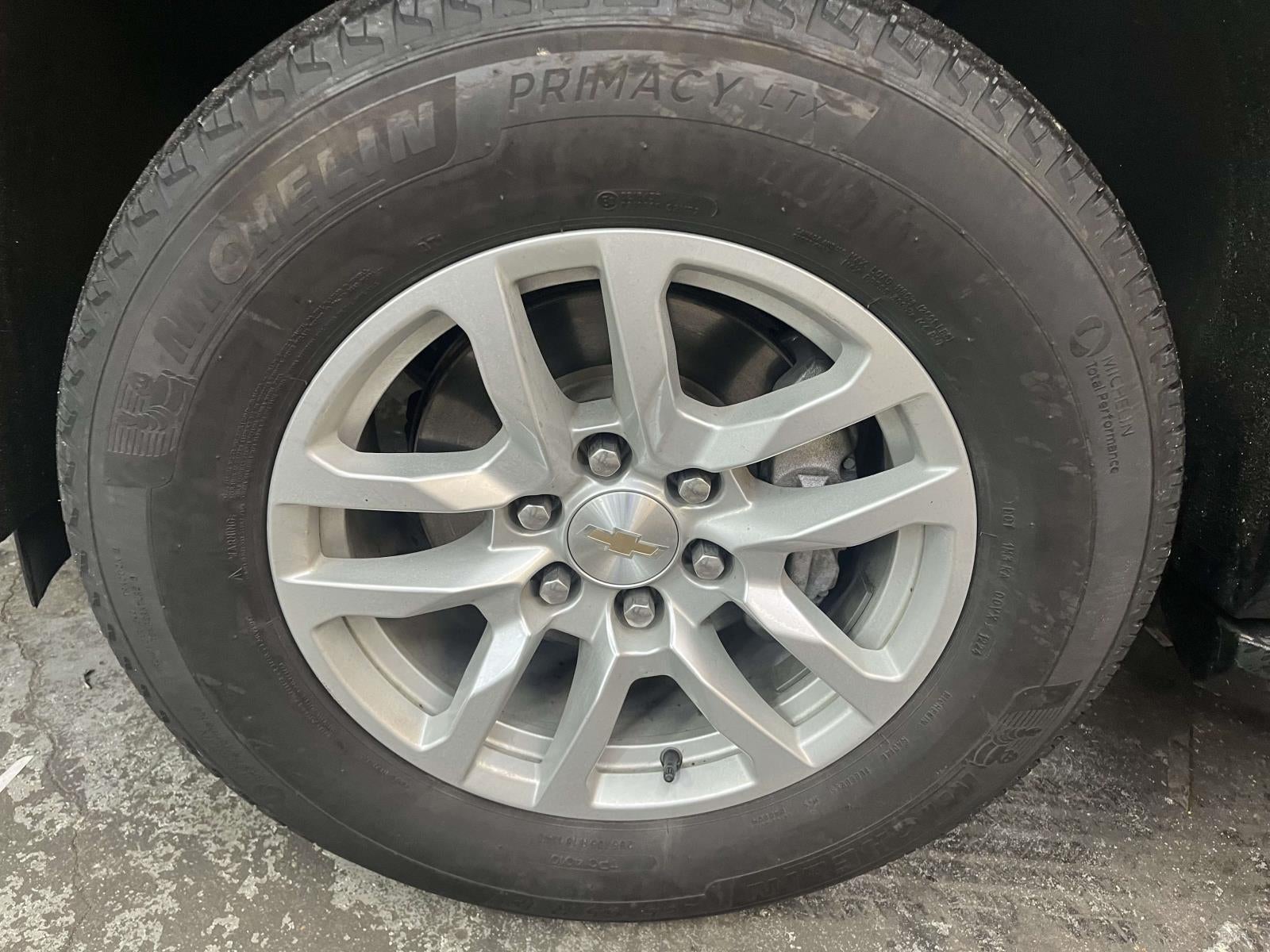 2024 Chevrolet Suburban 4WD LT