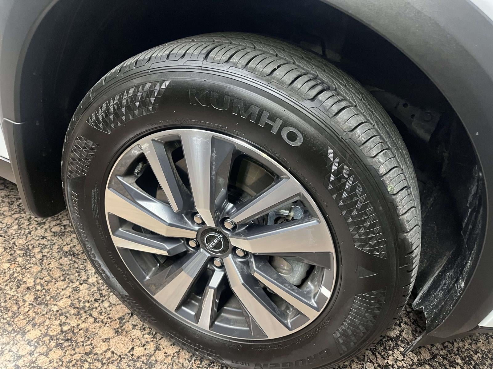 2025 Nissan Pathfinder SL 4WD