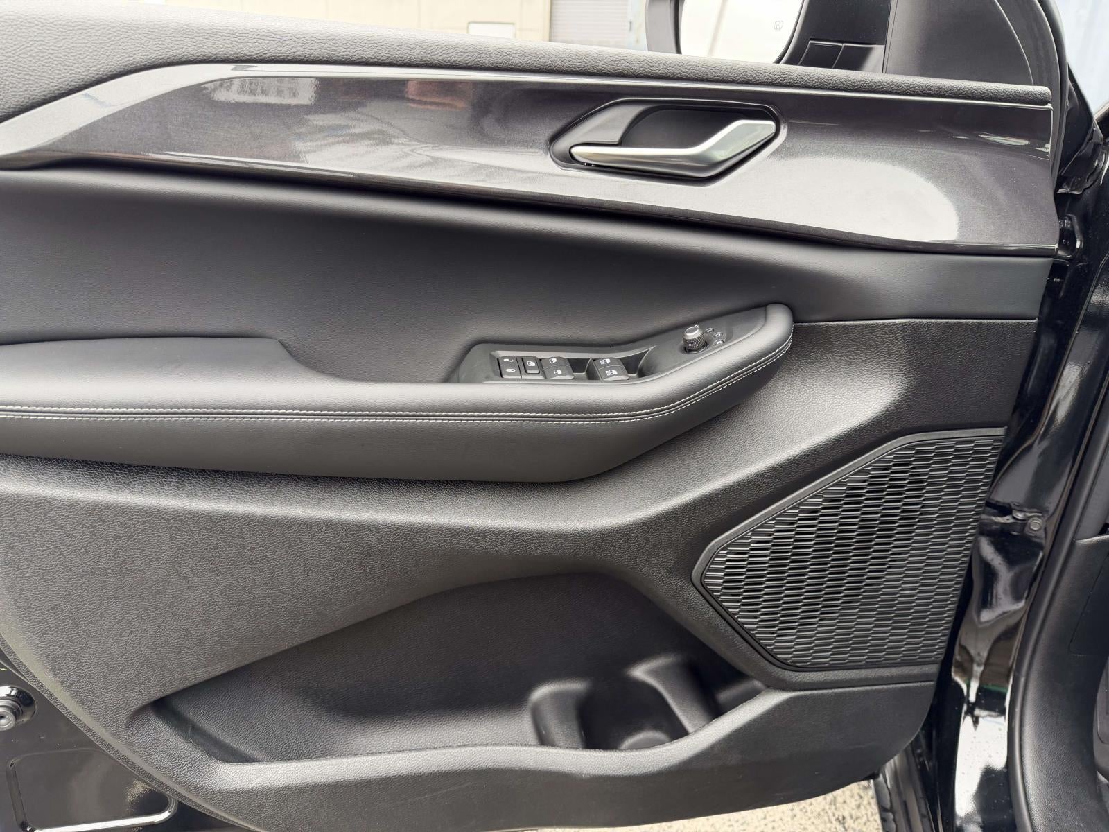 2023 Jeep Grand Cherokee Laredo 4x4