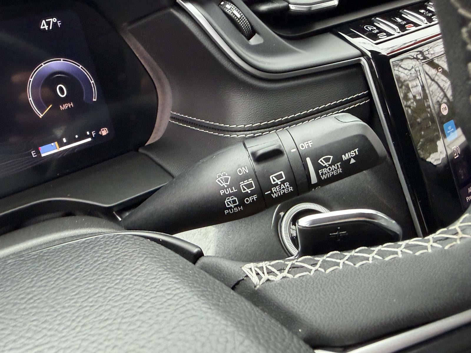 2023 Jeep Grand Cherokee Laredo 4x4