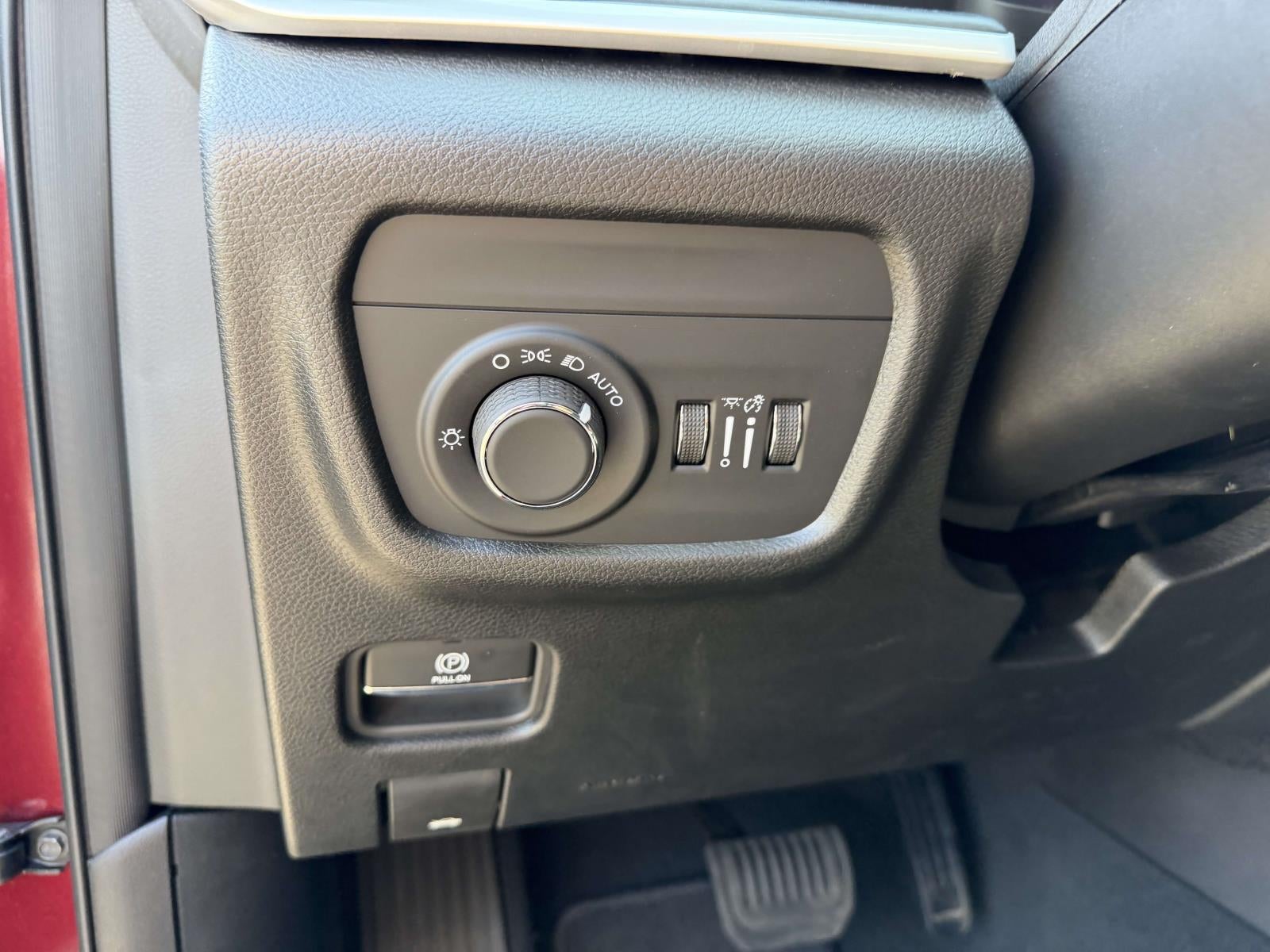 2025 Jeep Grand Cherokee Laredo X 4x4