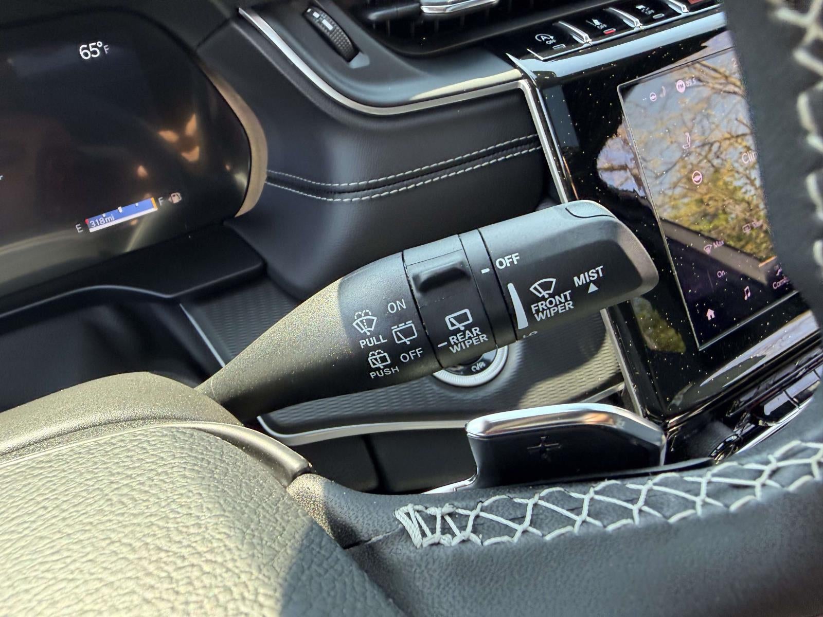 2025 Jeep Grand Cherokee Laredo X 4x4