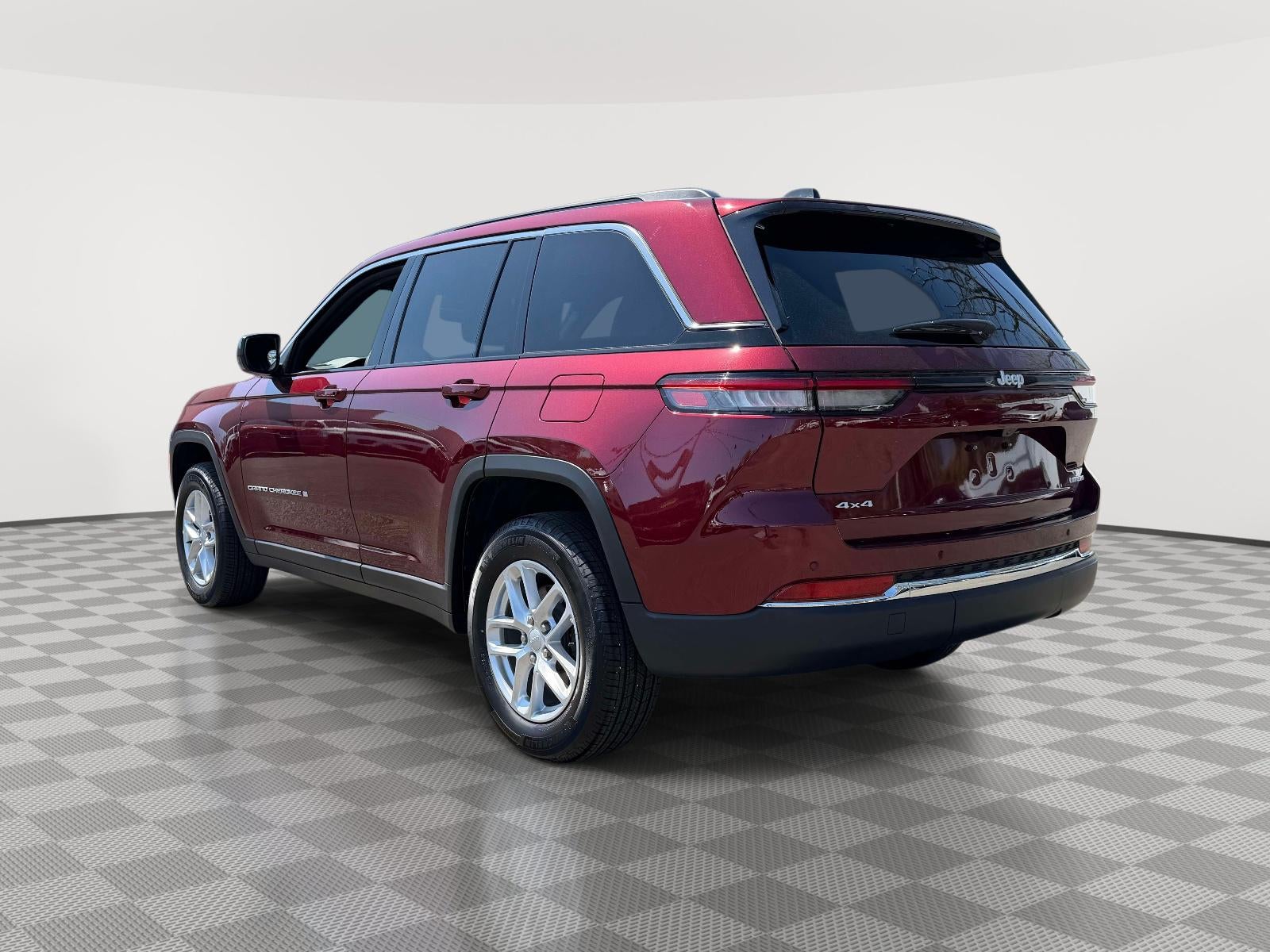 2025 Jeep Grand Cherokee Laredo X 4x4