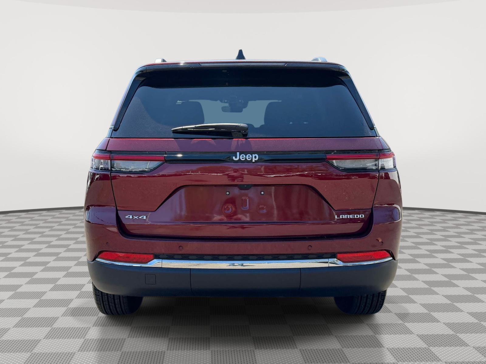 2025 Jeep Grand Cherokee Laredo X 4x4