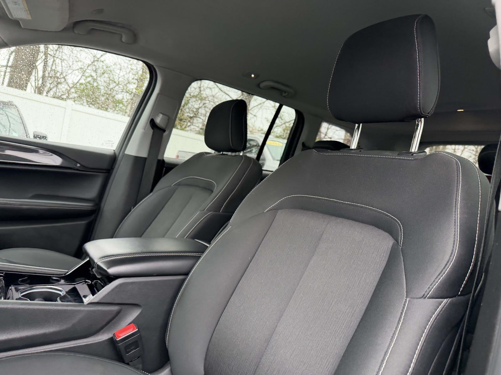 2023 Jeep Grand Cherokee Laredo 4x4