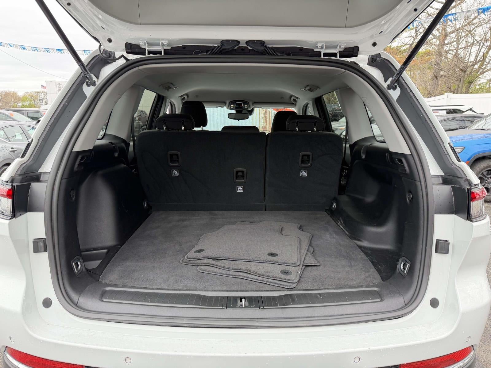 2023 Jeep Grand Cherokee Laredo 4x4