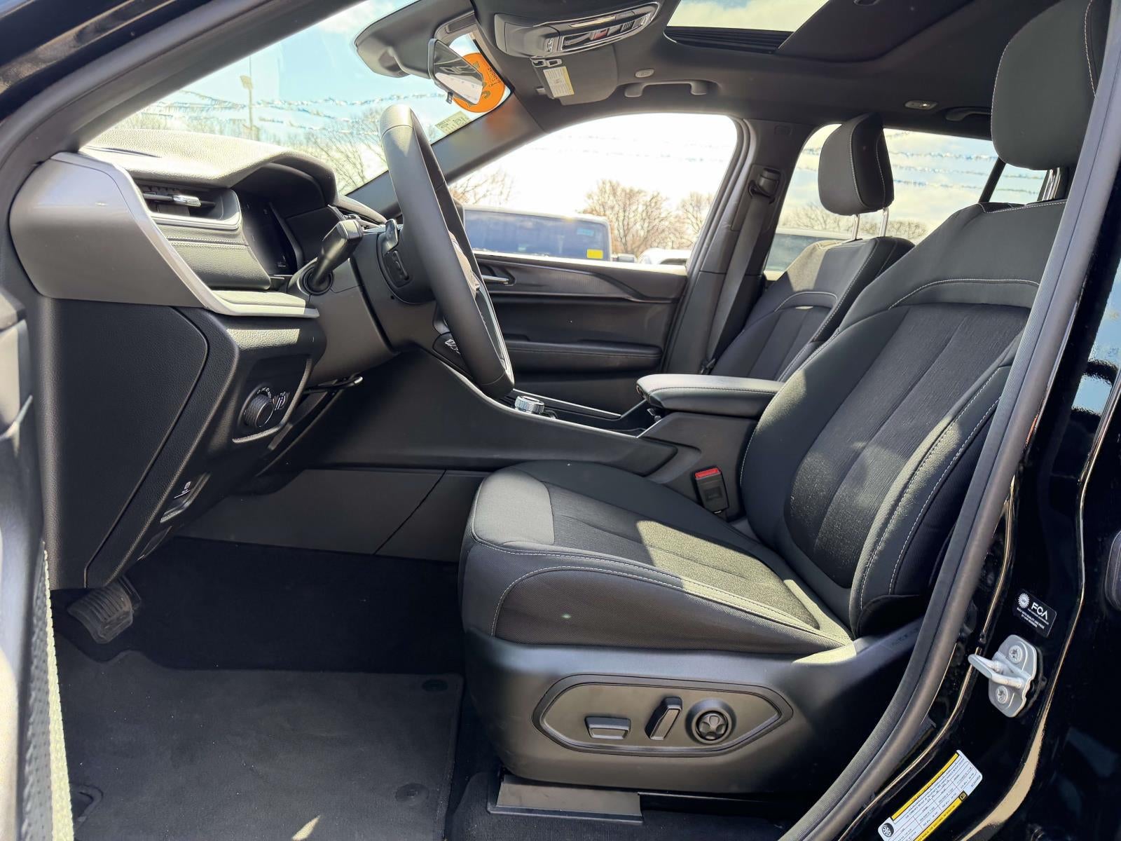 2025 Jeep Grand Cherokee Laredo X 4x4