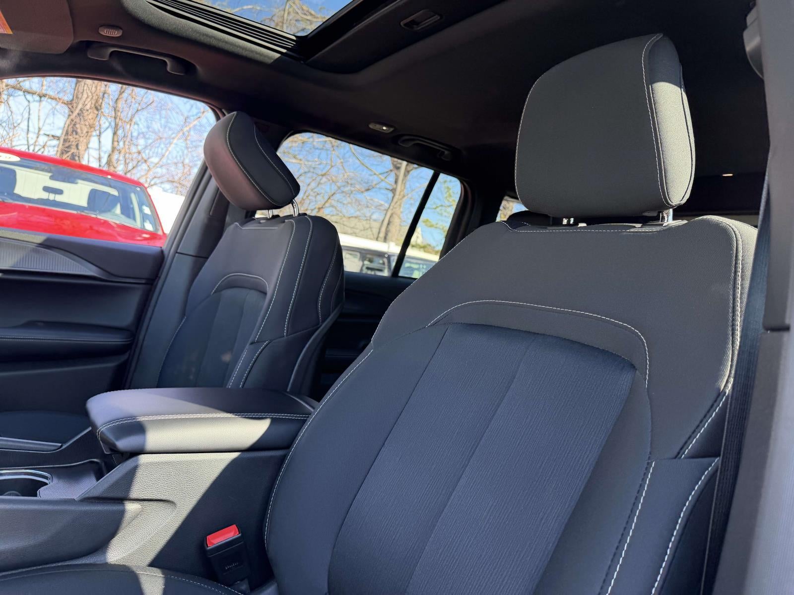 2025 Jeep Grand Cherokee Laredo X 4x4