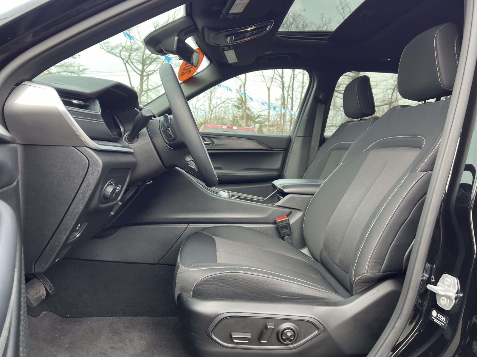 2025 Jeep Grand Cherokee L Laredo X 4x4