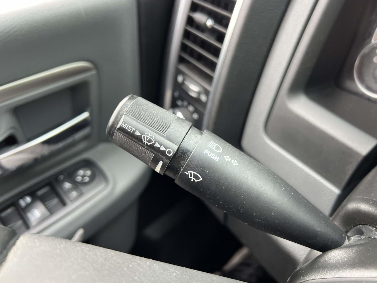 2018 RAM 1500 Big Horn Crew Cab 4x4 5'7' Box