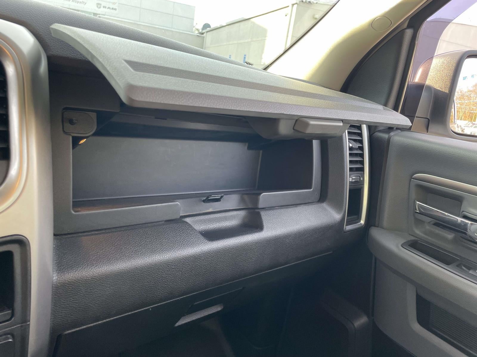 2019 RAM 1500 Classic SLT Crew Cab 4x4 5'7' Box