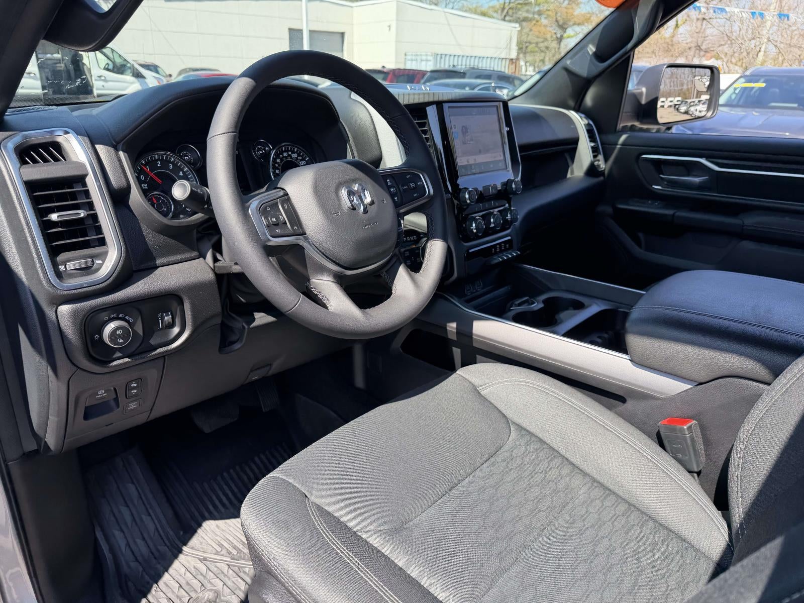 2025 RAM 1500 Big Horn Crew Cab 4x4 5'7' Box