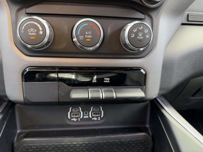 2022 RAM 1500 Big Horn Crew Cab 4x4 5'7' Box