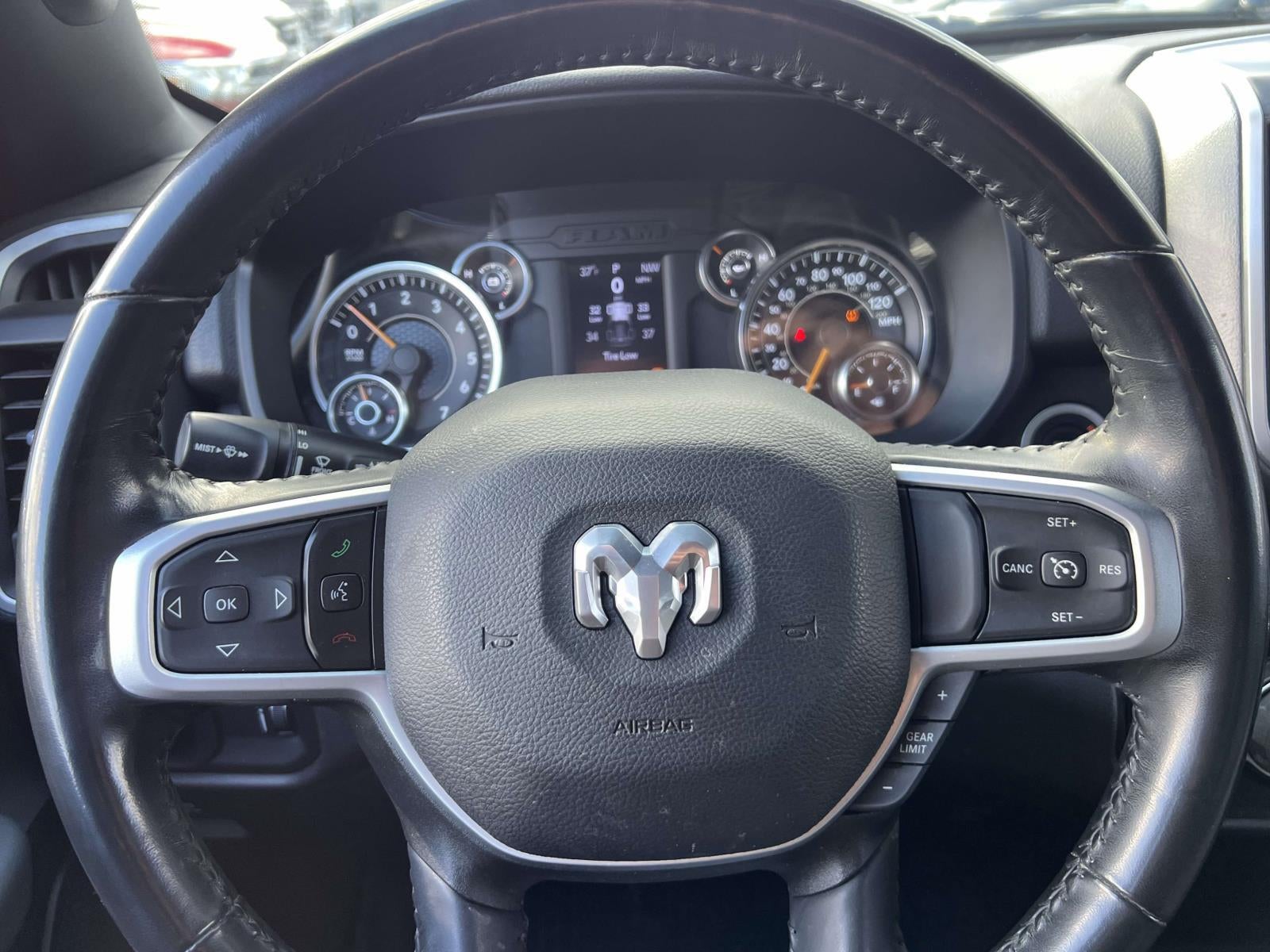 2022 RAM 1500 Big Horn Crew Cab 4x4 5'7' Box