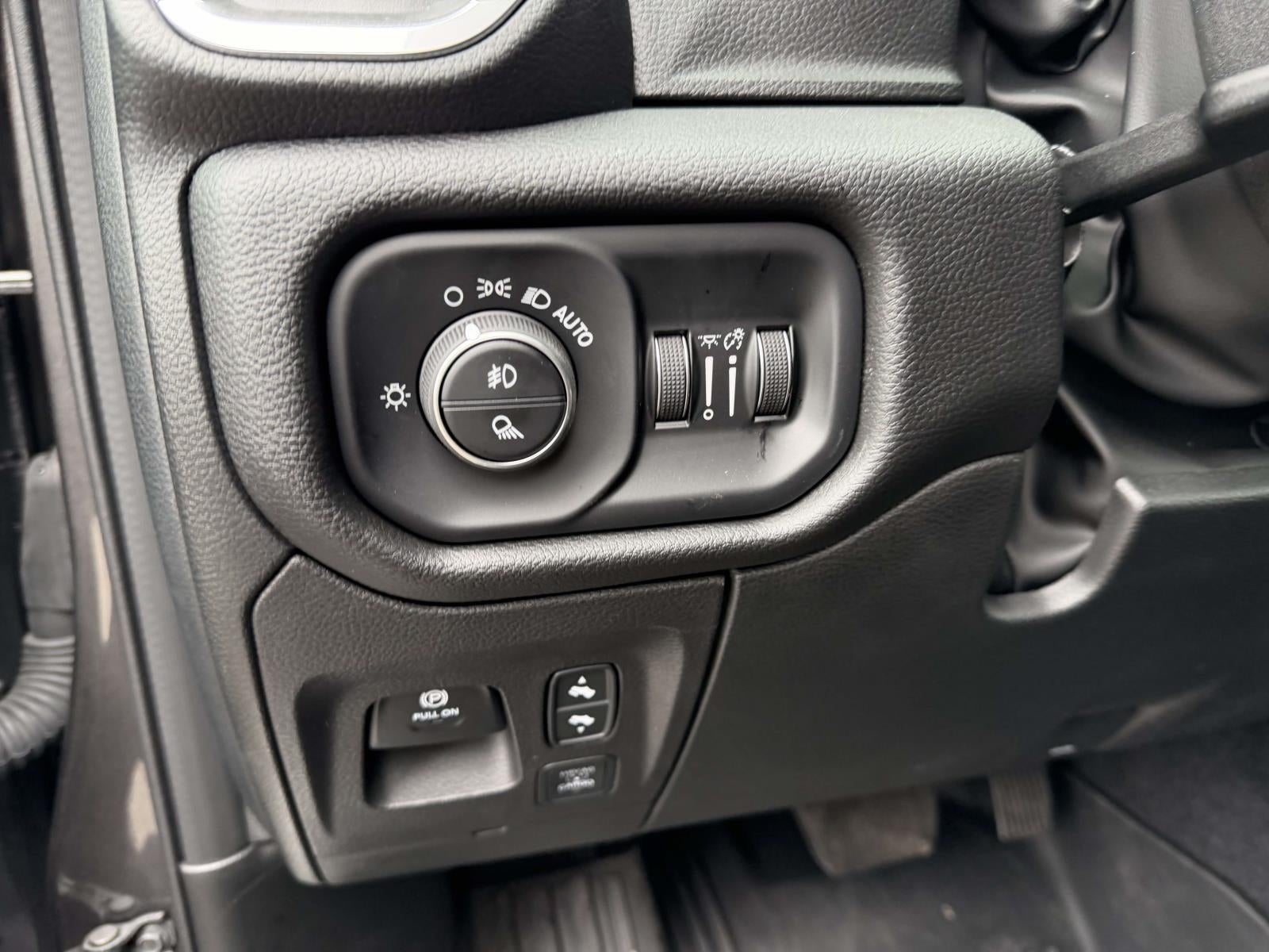 2025 RAM 1500 Laramie Crew Cab 4x4 5'7' Box