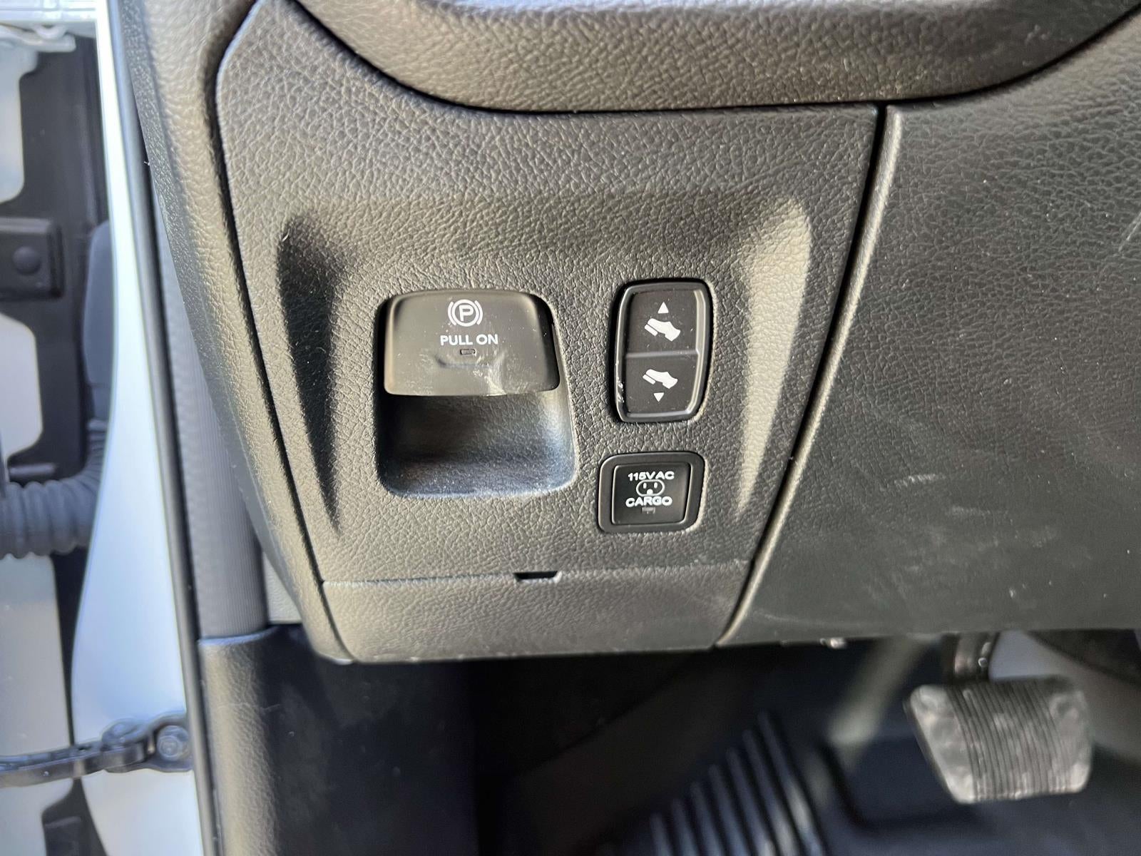 2023 RAM 1500 Laramie Crew Cab 4x4 5'7' Box