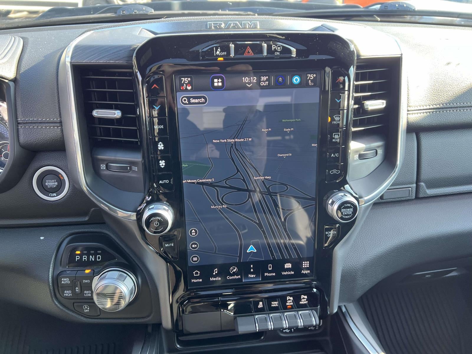 2024 RAM 1500 Laramie Crew Cab 4x4 5'7' Box