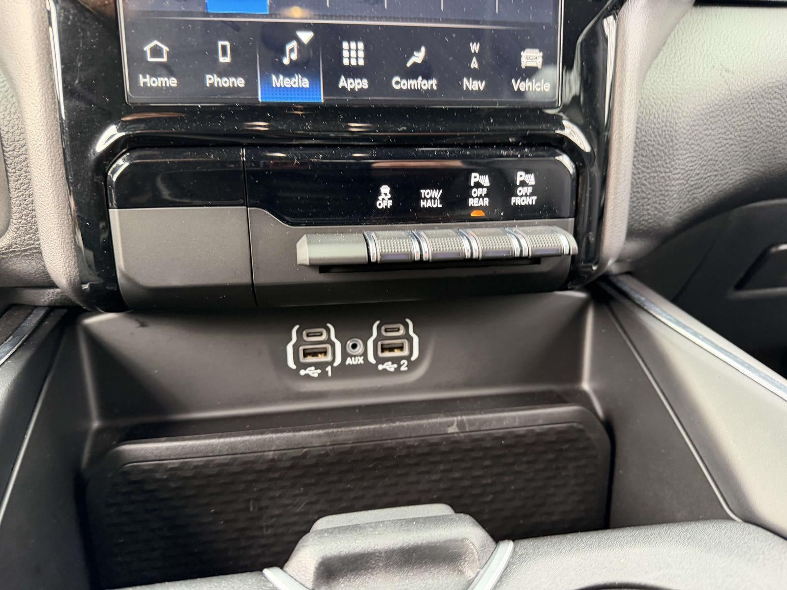 2023 RAM 1500 Laramie Crew Cab 4x4 5'7' Box