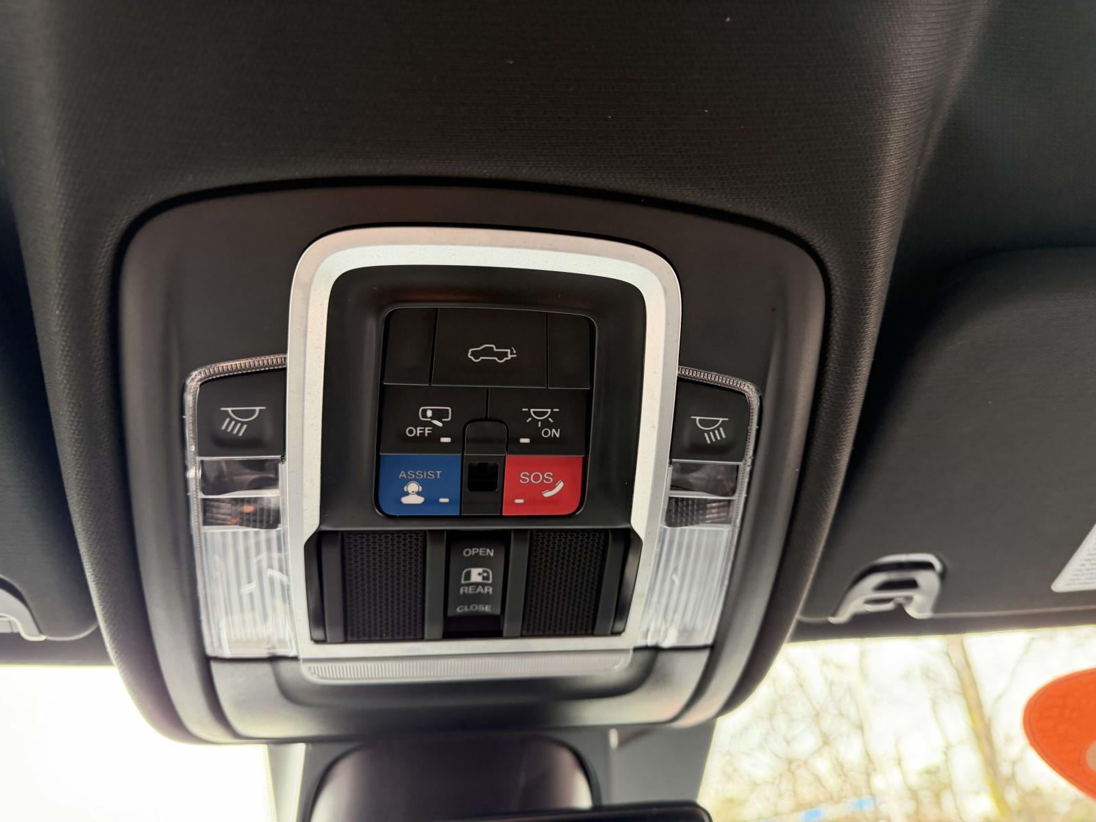 2023 RAM 1500 Laramie Crew Cab 4x4 5'7' Box