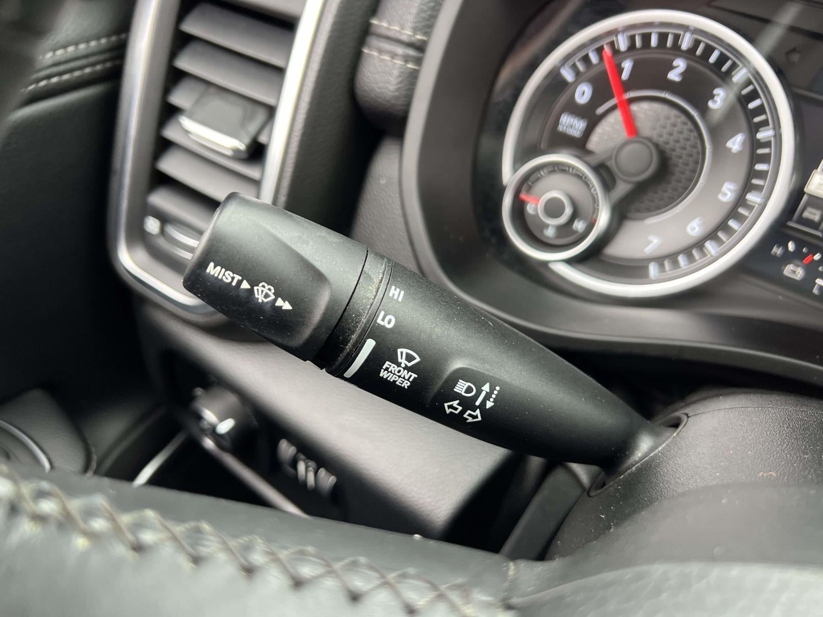 2019 RAM 1500 Laramie Crew Cab 4x4 5'7' Box