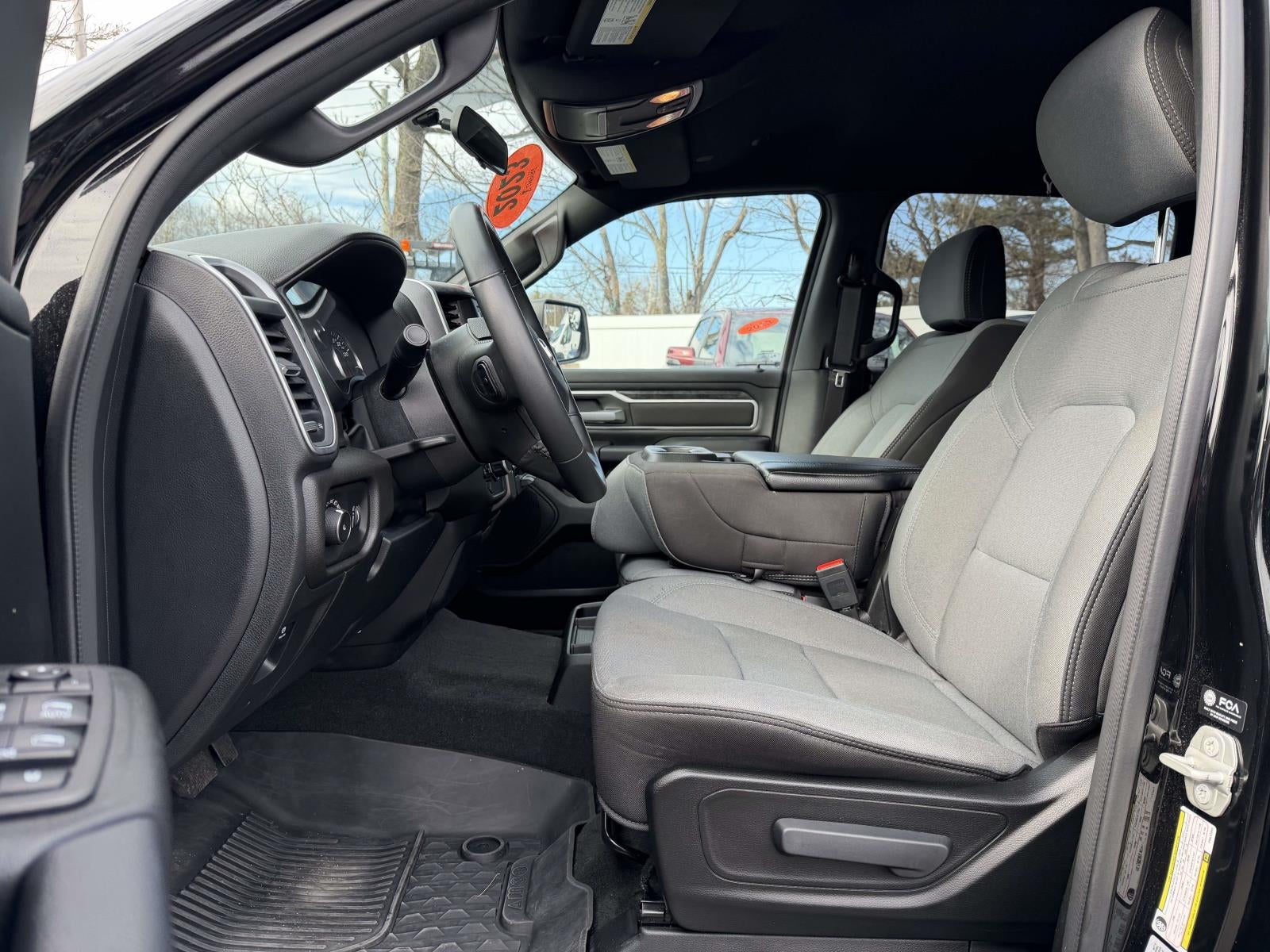 2023 RAM 1500 Big Horn Crew Cab 4x4 6'4' Box