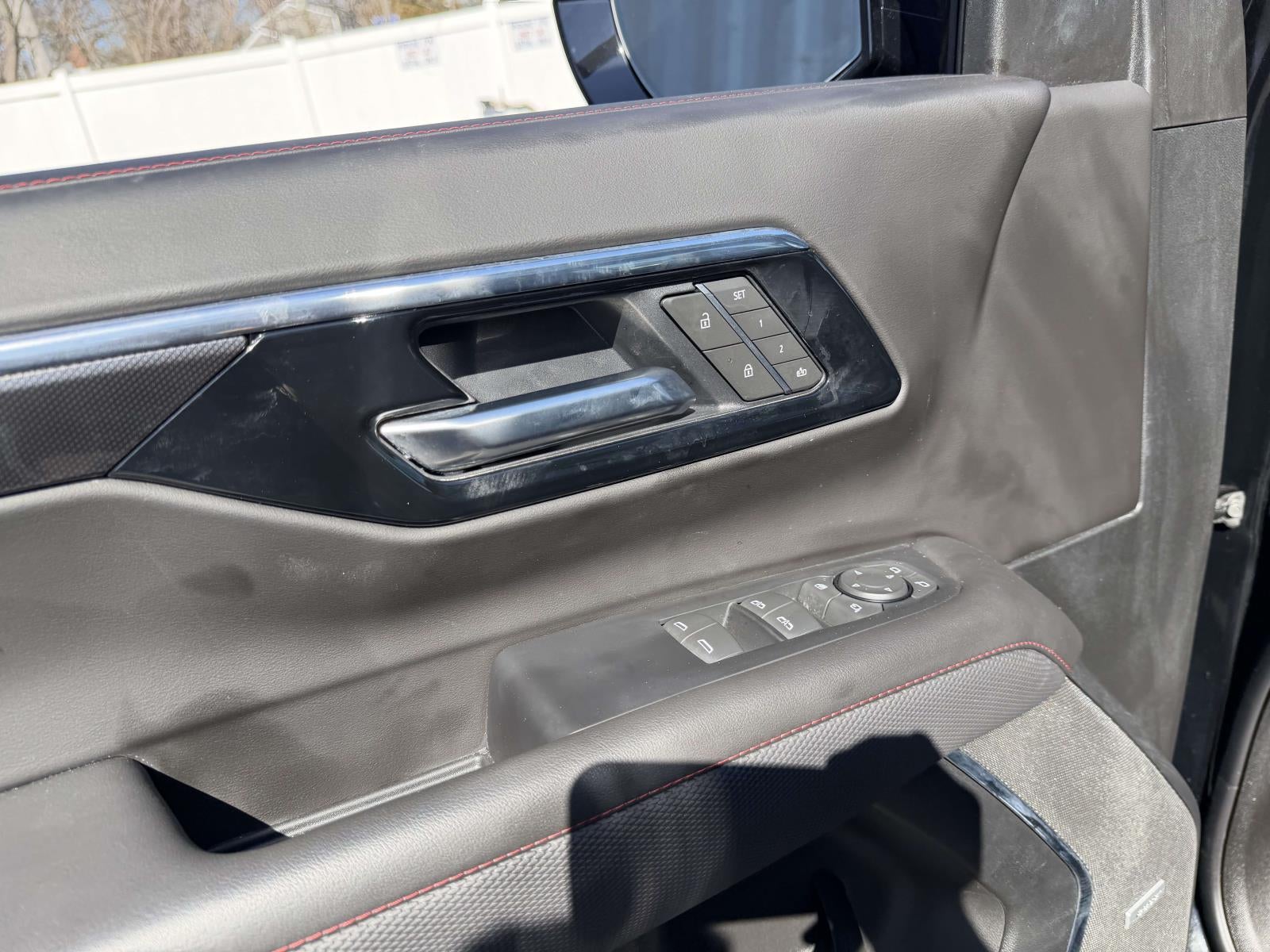 2025 Chevrolet Suburban RST