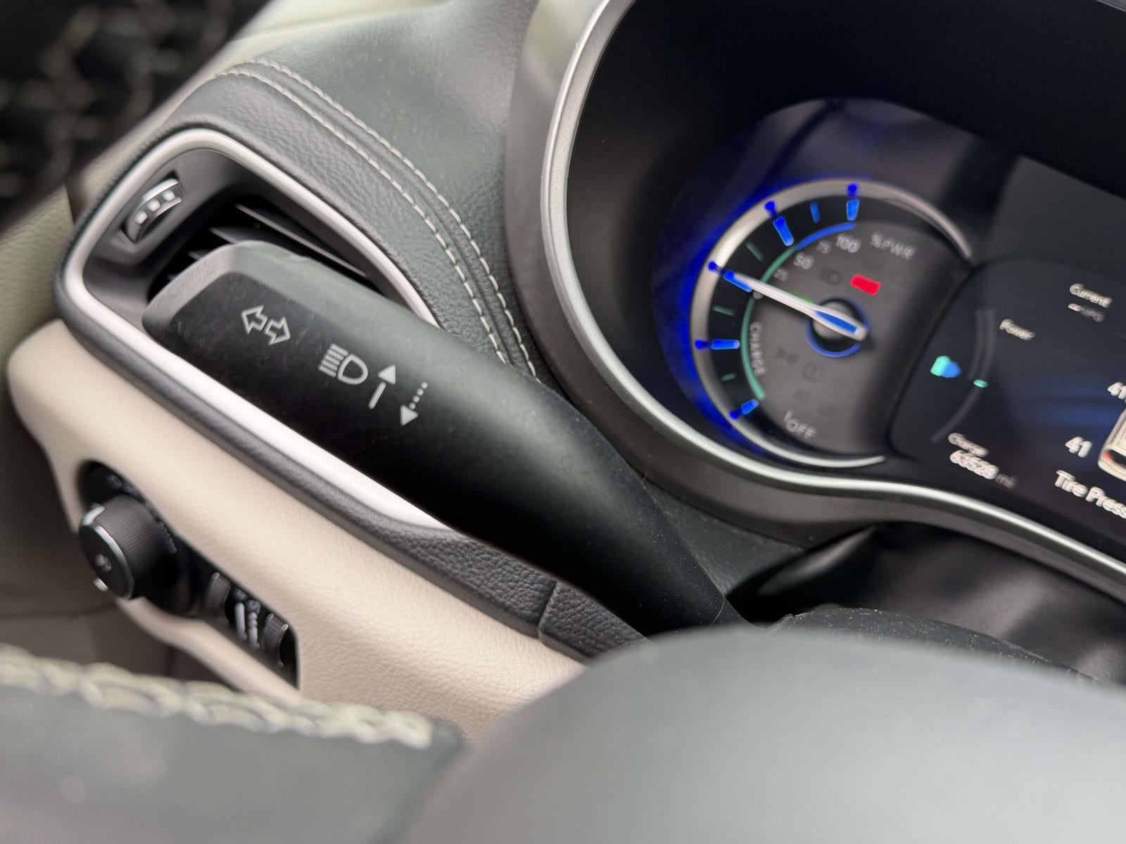 2023 Chrysler Pacifica Hybrid Touring L