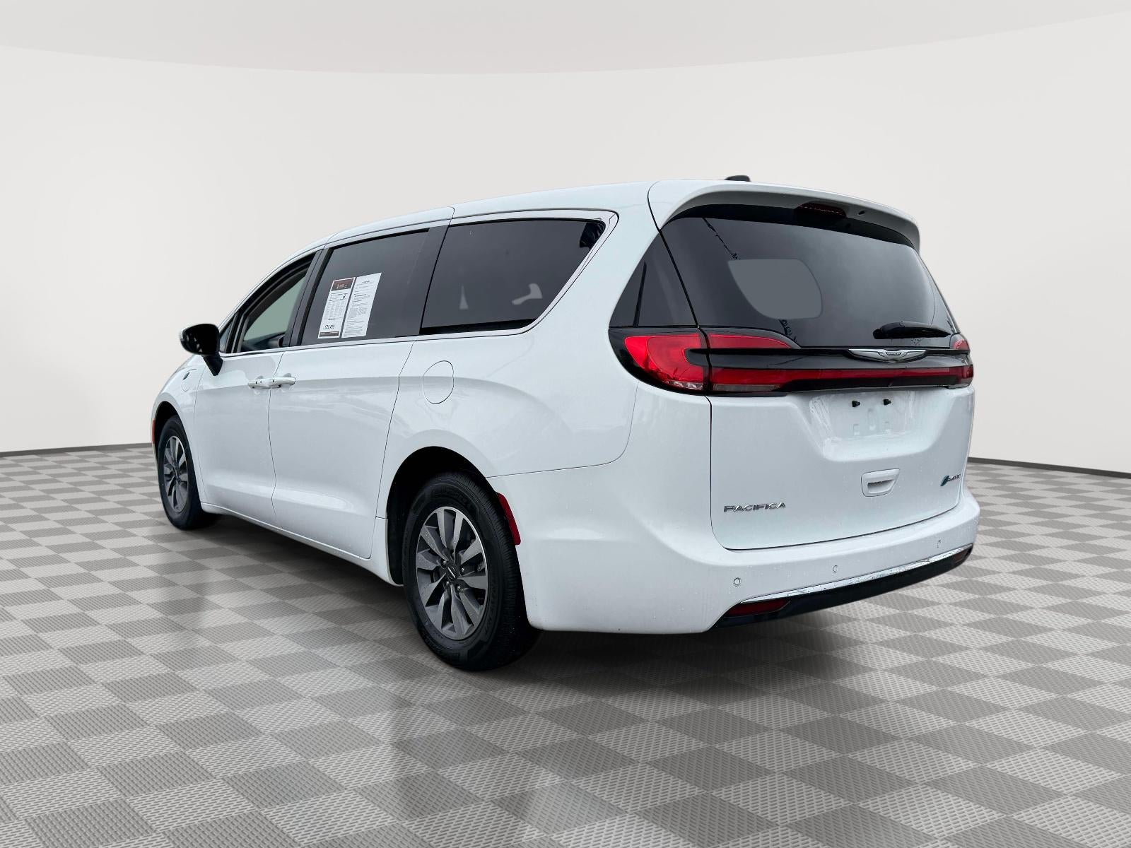 2023 Chrysler Pacifica Hybrid Touring L