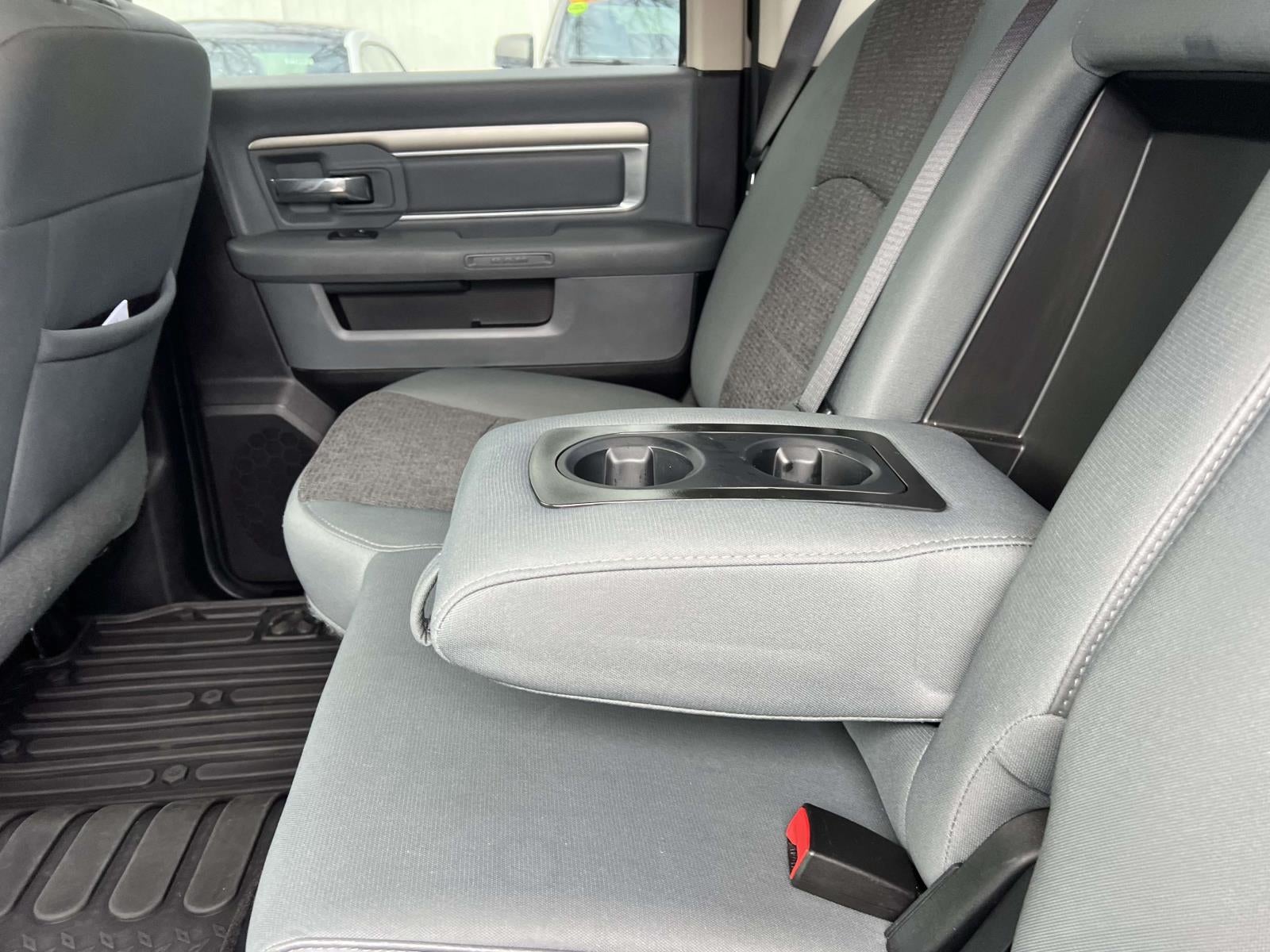 2017 RAM 1500 Big Horn Crew Cab 4x4 5'7' Box