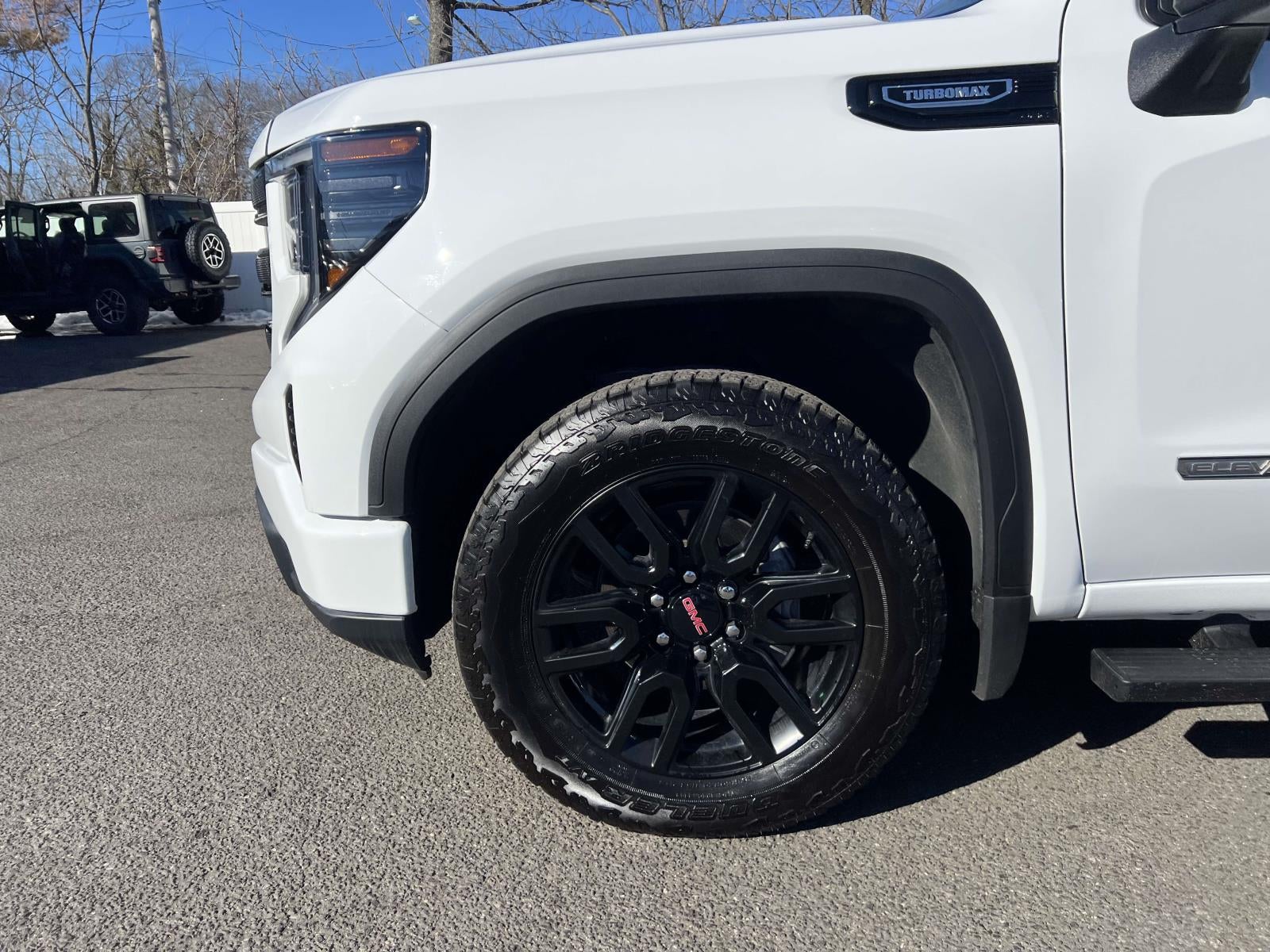 2025 GMC Sierra 1500 4WD Crew Cab Short Box Elevation with 3VL