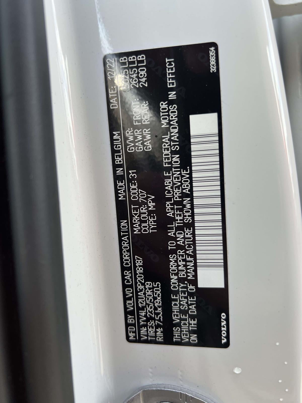 2023 Volvo XC40 B5 Ultimate Bright Theme