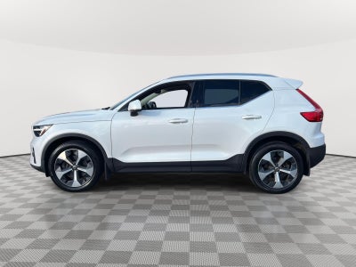 2023 Volvo XC40 B5 Ultimate Bright Theme