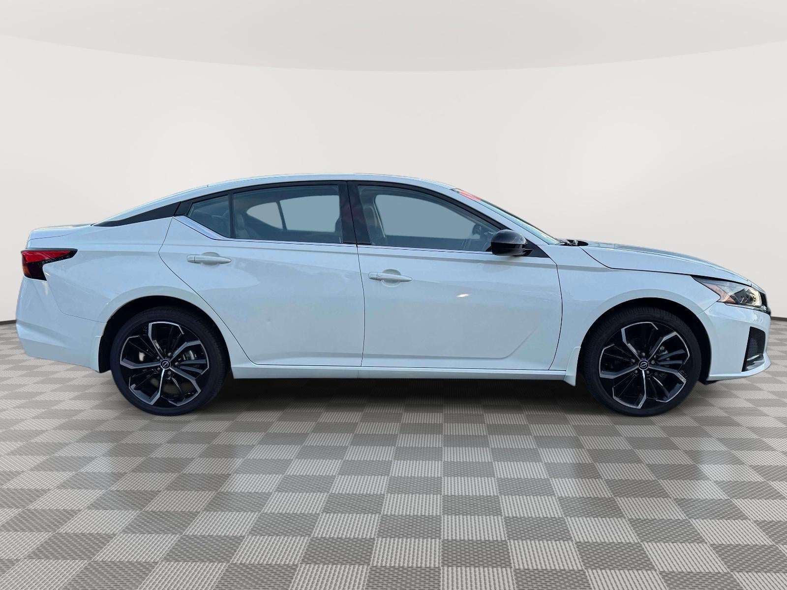 2025 Nissan Altima SR AWD