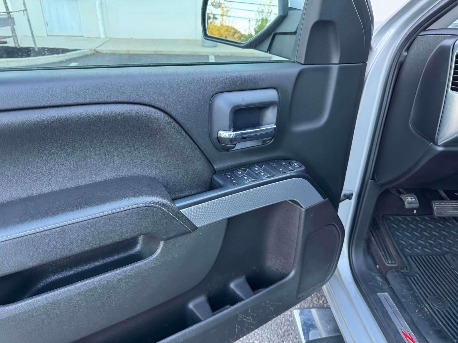 2018 Chevrolet Silverado 1500 LT - Photo 18