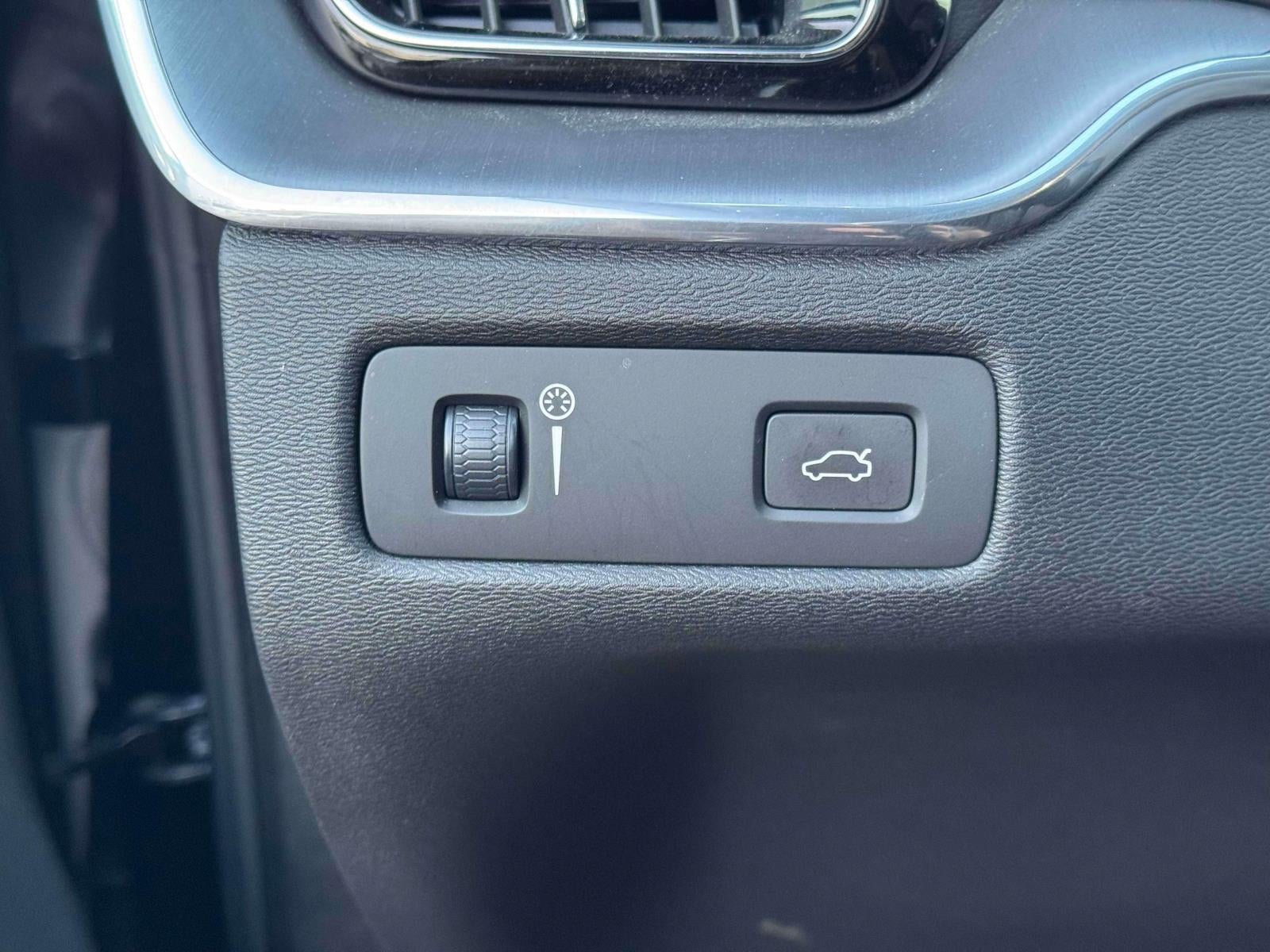 2020 Volvo XC60 T5 Momentum