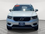 2022 Volvo XC40 T5 Momentum