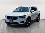 2022 Volvo XC40 T5 Momentum
